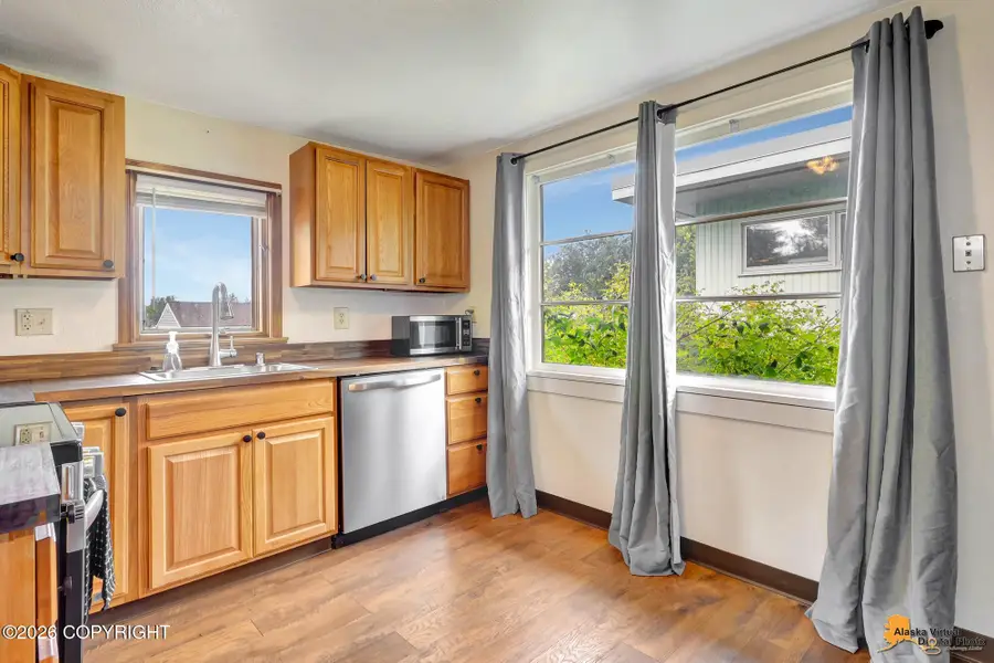 4207 Garfield Street, Anchorage, AK 99503 - #3