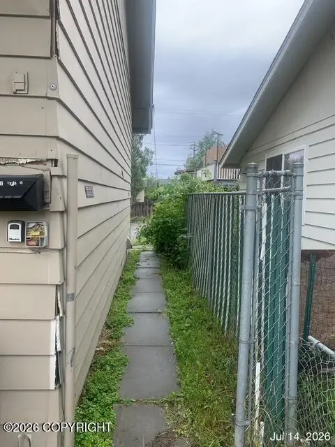 628 Mumford Street, Anchorage, AK 99508 - #3