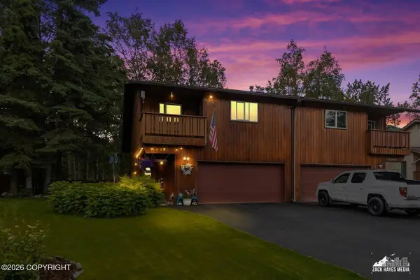 18850 S Kanaga Loop, Eagle River, AK 99577