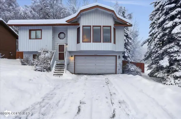 8803 Dome Circle, Eagle River, AK 99577