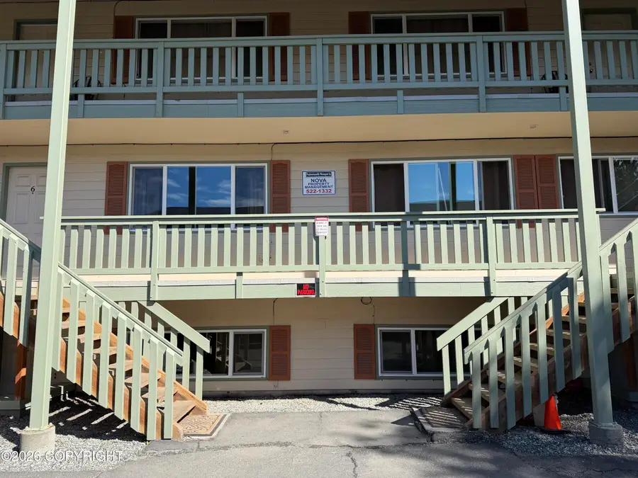 325 Irwin Street, Anchorage, AK 99508 - #2