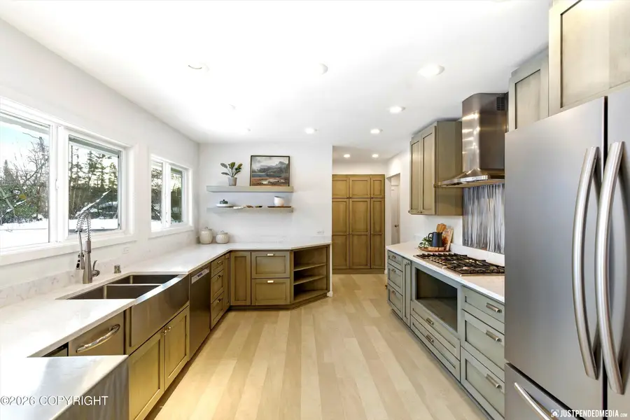 2335 Lord Baranof Drive, Anchorage, AK 99517 - #3