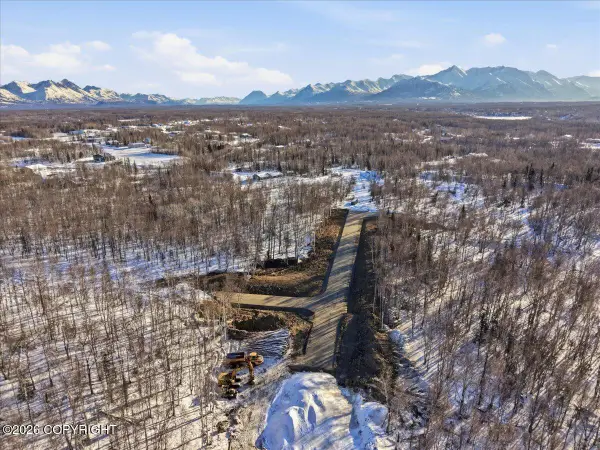 L9 B2 E Barry Circle, Wasilla, AK 99645