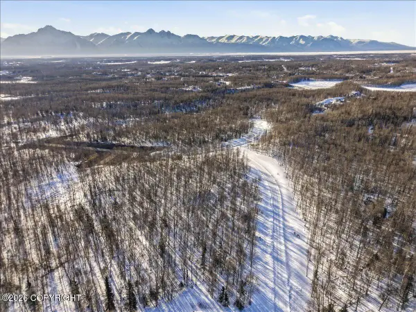 L5 B2 E Barry Circle, Wasilla, AK 99654