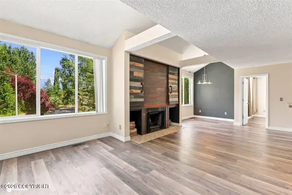 105 Sweetgale Court #105, Anchorage, AK 99518