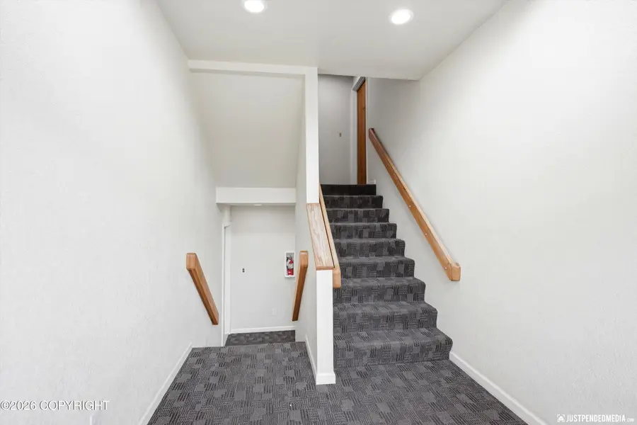 2831 W International Airport Road #F302, Anchorage, AK 99502 - #3