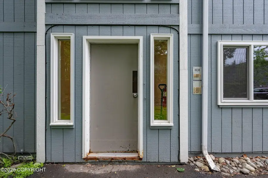 5018 E 43rd Avenue #2, Anchorage, AK 99508 - #2