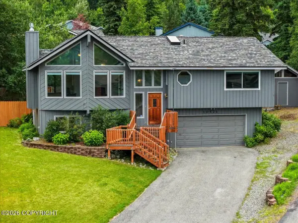 10521 Constitution Circle, Eagle River, AK 99577