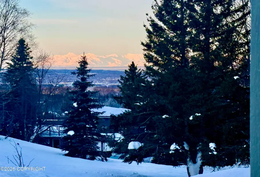 7509 Beacon Hill Drive, Anchorage, AK 99507 - Image #2