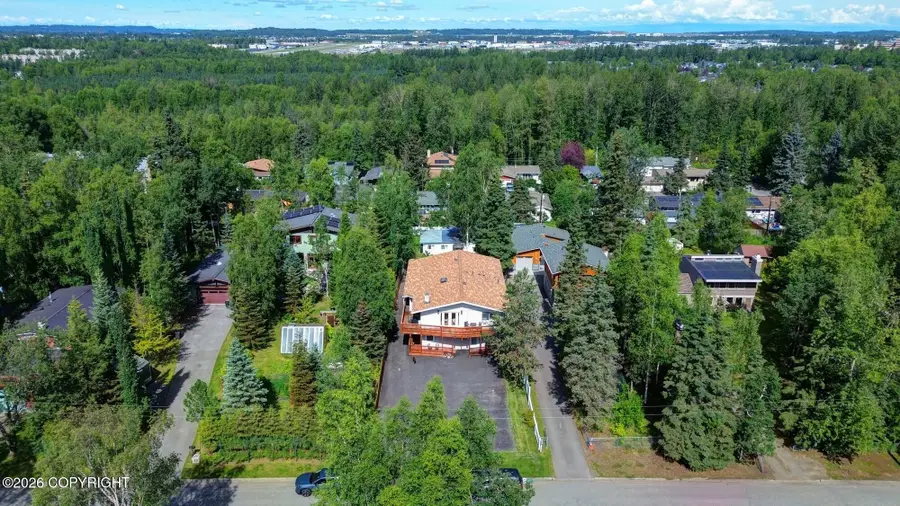 1819 Rogers Park Court, Anchorage, AK 99508 - #2