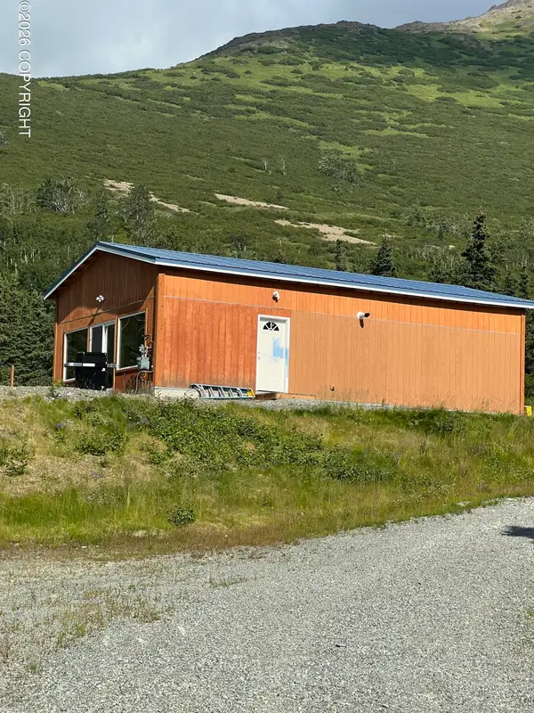 17065 Kings Way Drive, Anchorage, AK 99516