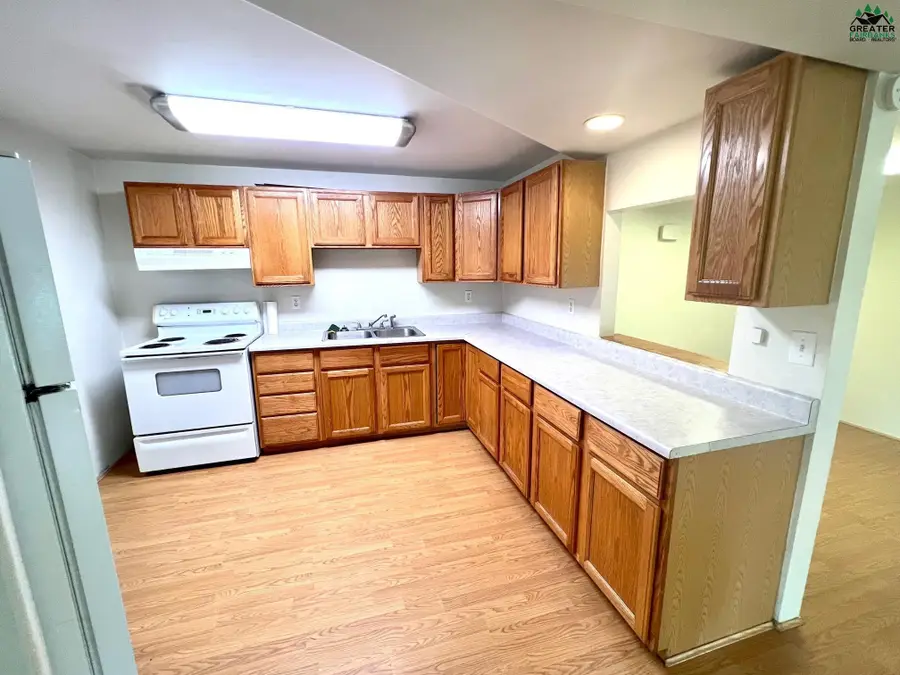 885 MEMORY AVENUE, North Pole, AK 99705 - #2