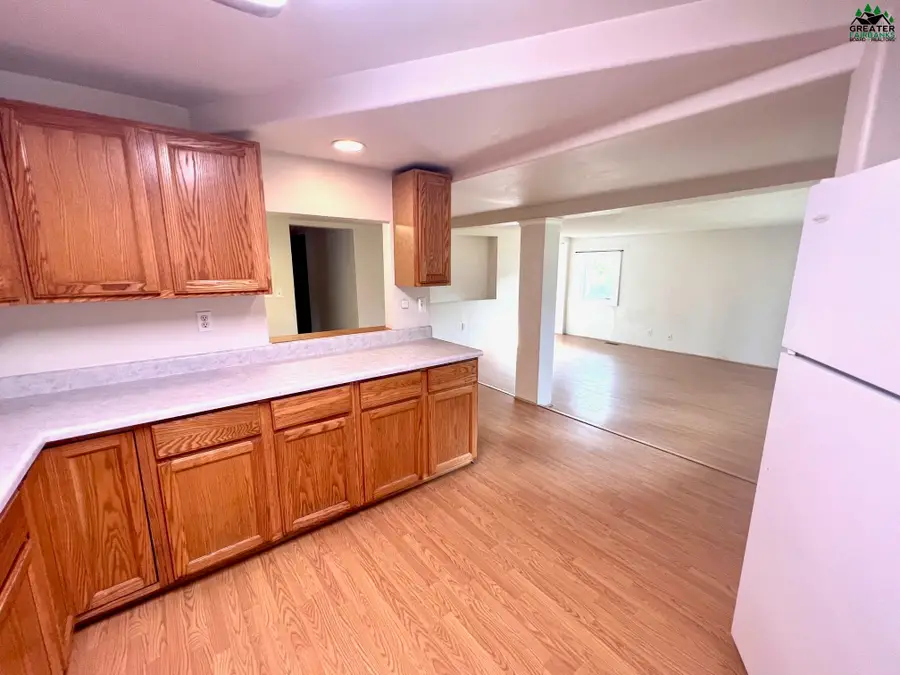 885 MEMORY AVENUE, North Pole, AK 99705 - #3