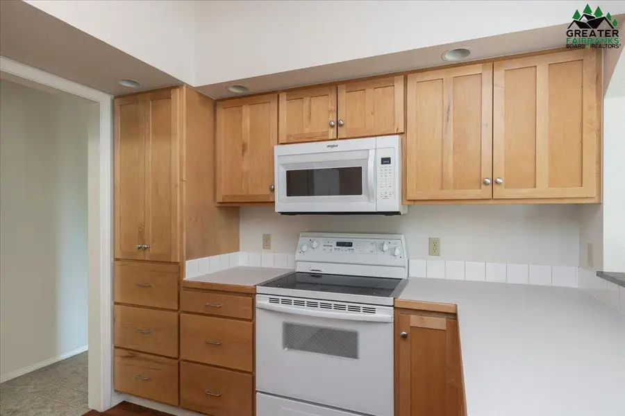 480 KENTSHIRE DRIVE, Fairbanks, AK 99709 - #3