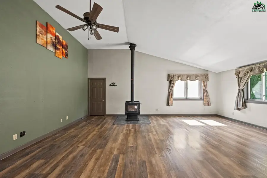 470 STERNWHEELER DRIVE, North Pole, AK 99705 - #3