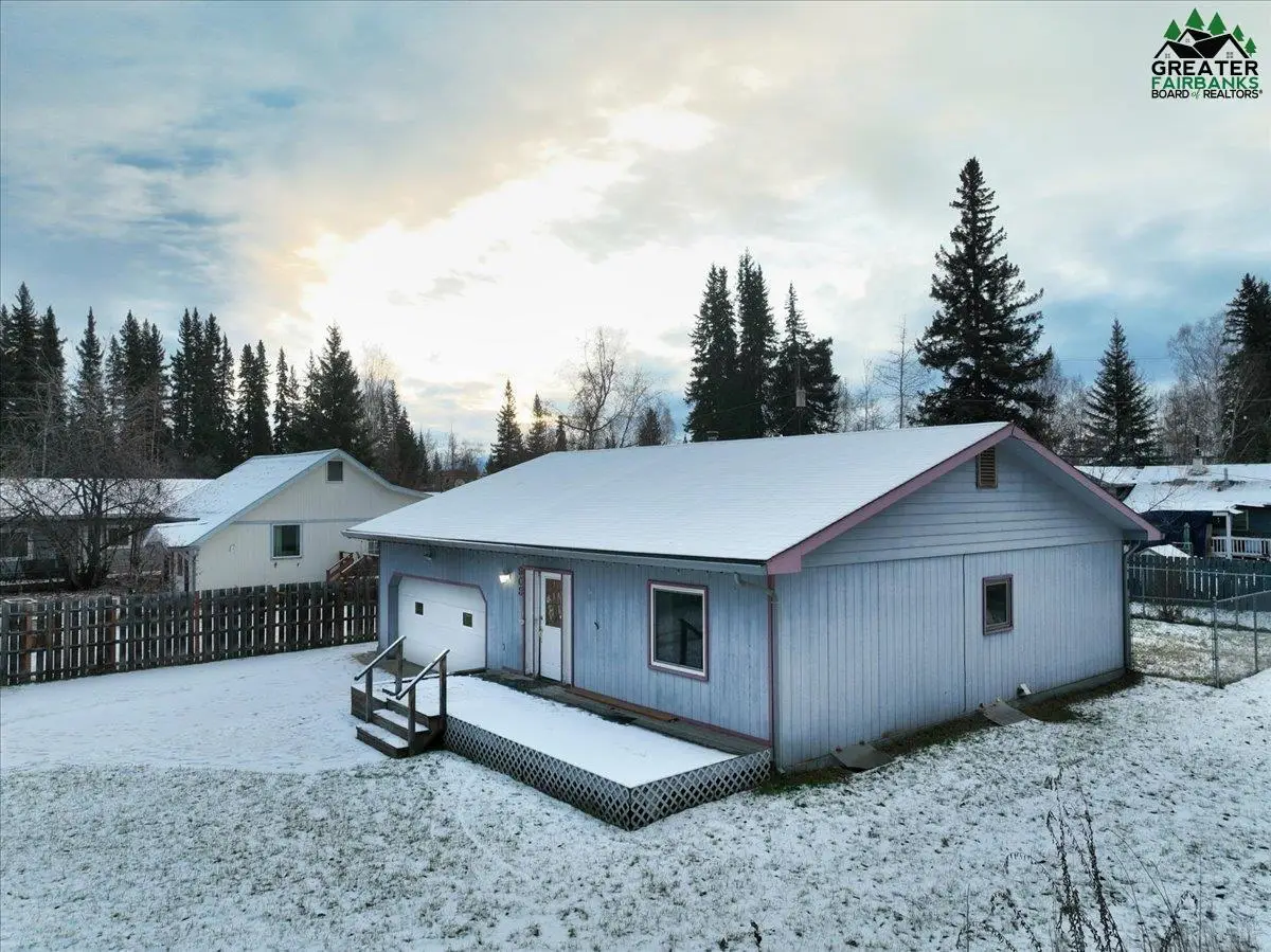 809 ANDREW STREET, Fairbanks, AK 99701 - #1