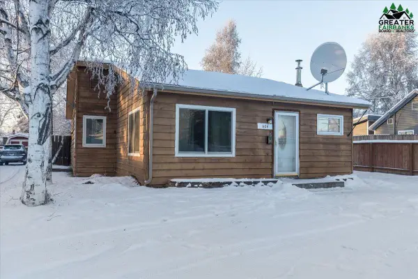 604 LATHROP STREET, Fairbanks, AK 99701