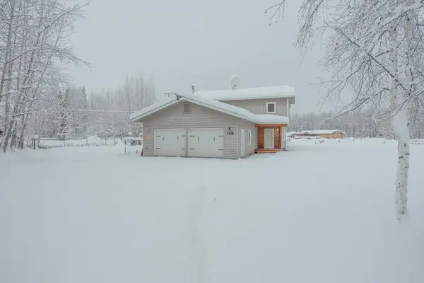 2418 GOLF COURT, North Pole, AK 99705