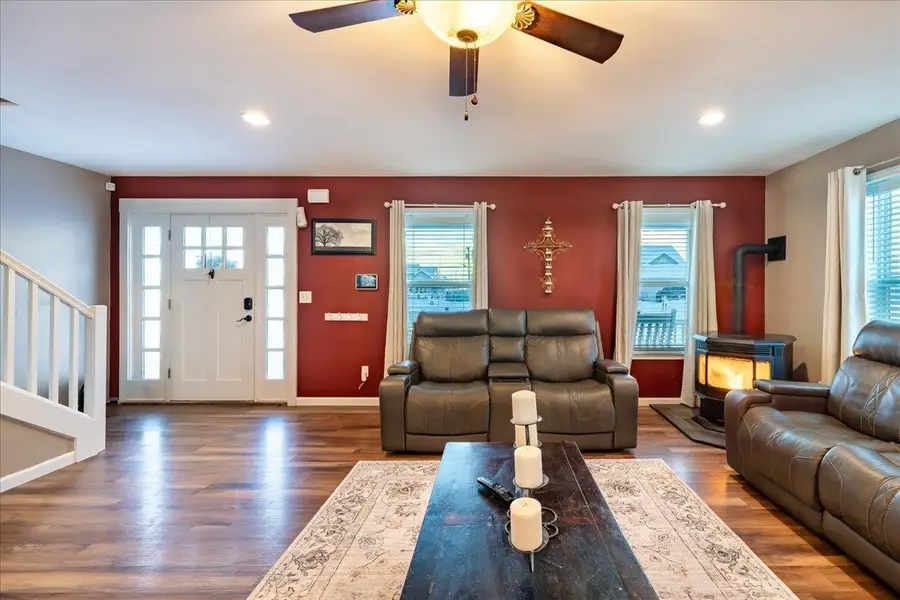 645 W 4TH AVENUE, North Pole, AK 99705 - #3