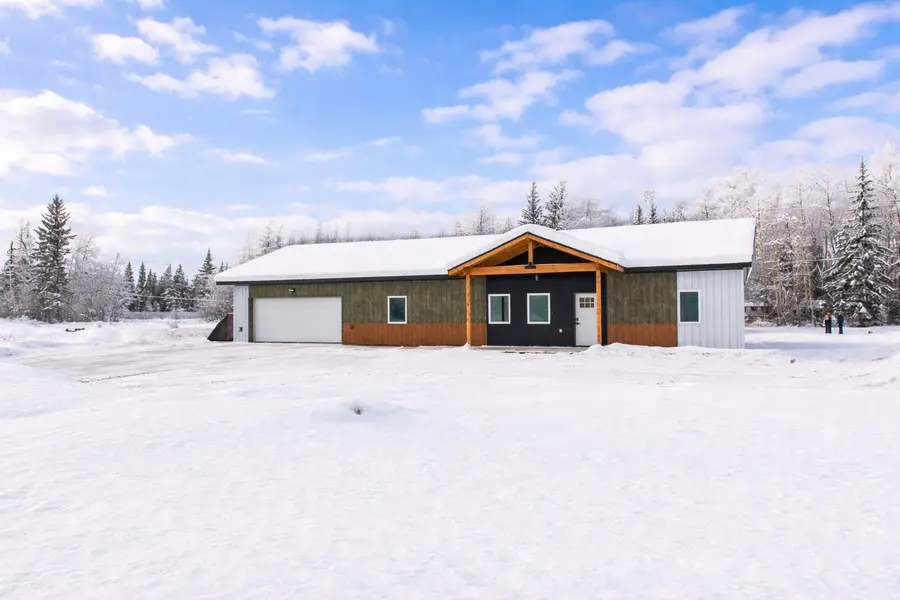 2802 W FIRST AVENUE, North Pole, AK 99705 - #2