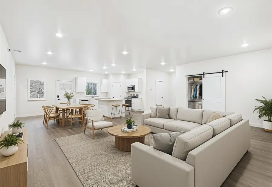 2802 W FIRST AVENUE, North Pole, AK 99705 - #3