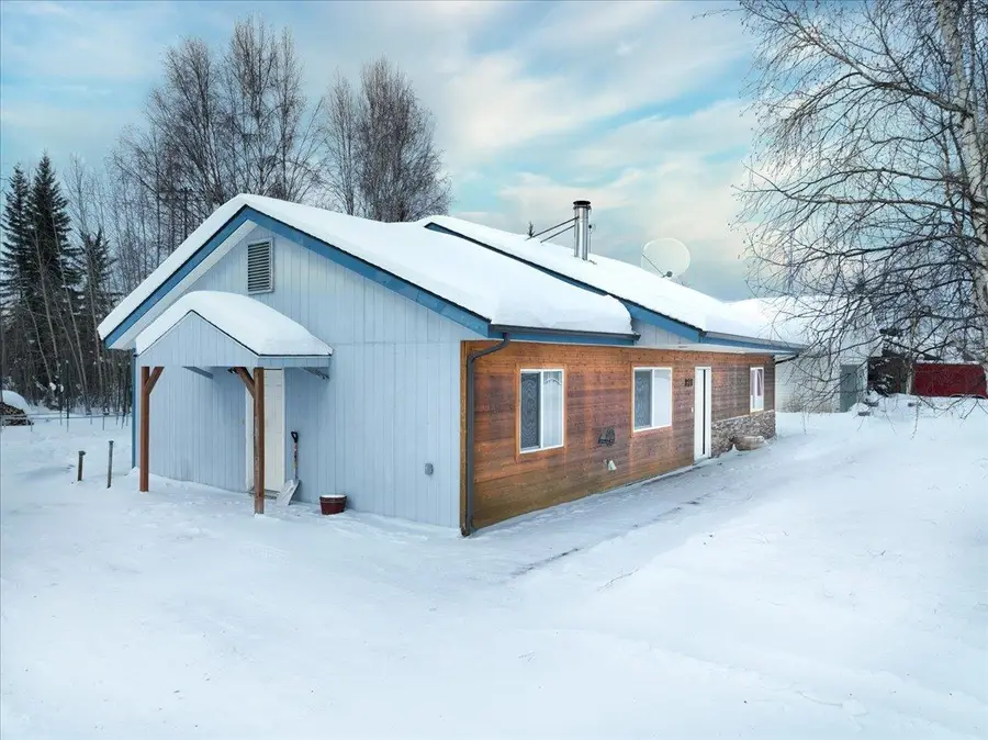 921 SHELLINGER STREET, North Pole, AK 99705 - Image #2