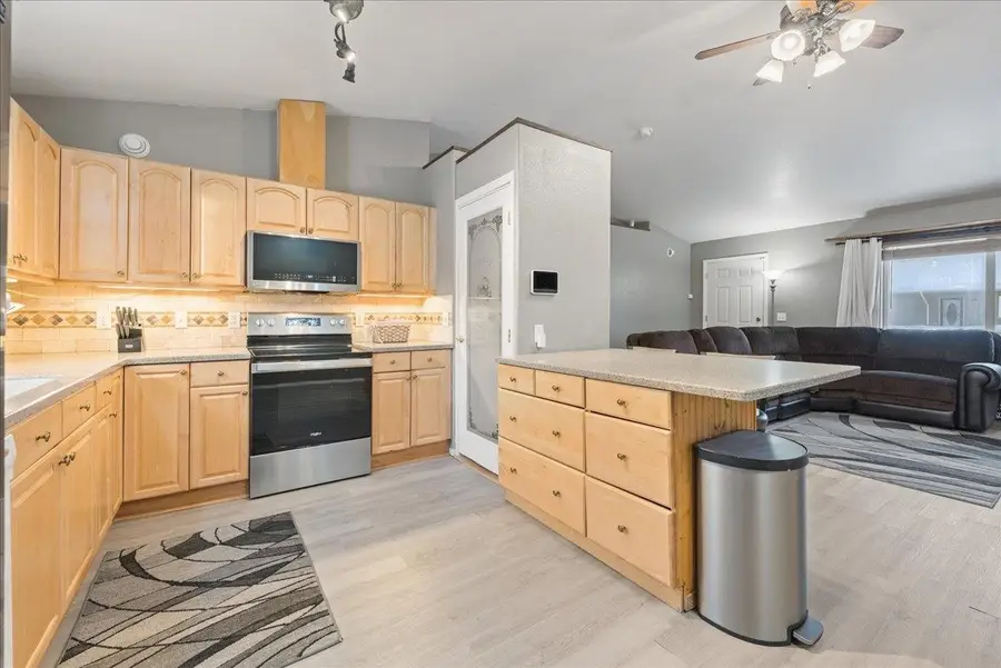 921 SHELLINGER STREET, North Pole, AK 99705 - Image #3