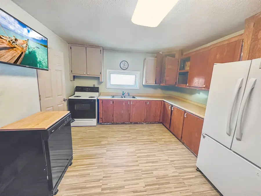 431 ANDREA DRIVE, North Pole, AK 99705 - #3