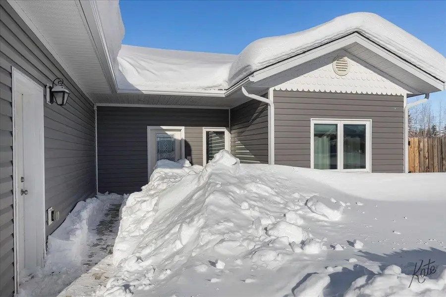 2681 DESERT EAGLE LOOP, North Pole, AK 99705 - #2