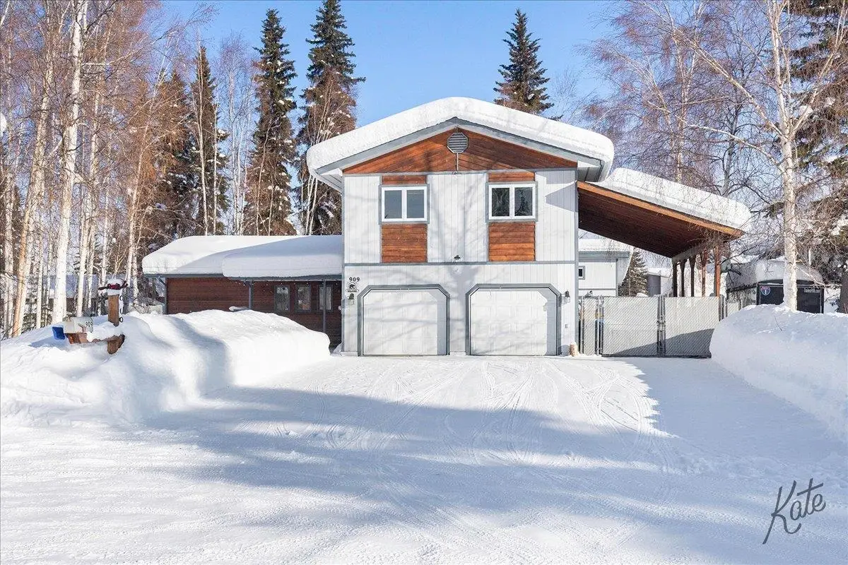 909 PARK DRIVE, Fairbanks, AK 99709 - #1