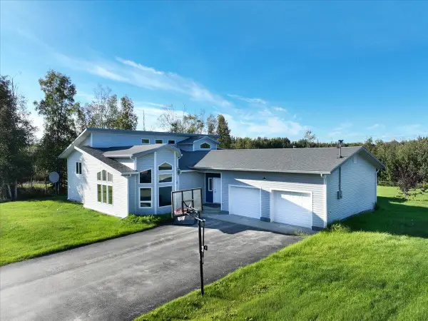 1214 AIRLINE DRIVE, North Pole, AK 99705