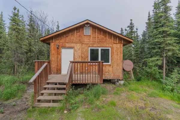 1123 FARMERS LOOP ROAD, Fairbanks, AK 99712