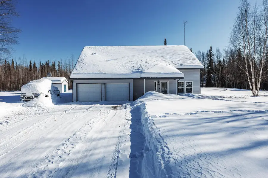 2765 DAGAN CIRCLE, North Pole, AK 99705 - #2