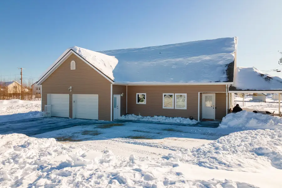 640 W 4TH AVENUE, North Pole, AK 99705 - #2