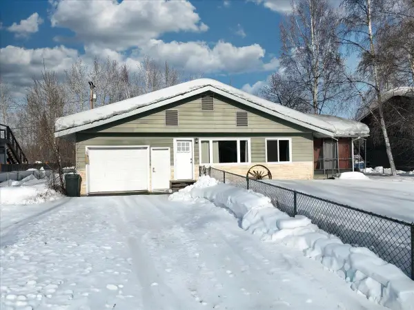 624 SLATER DRIVE, Fairbanks, AK 99701