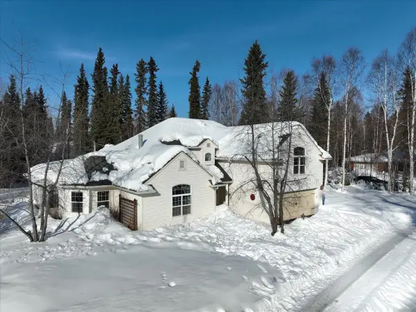 2950 DOUGHCHEE AVENUE, North Pole, AK 99705