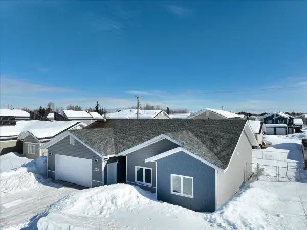 2667 DESERT EAGLE LOOP, North Pole, AK 99705