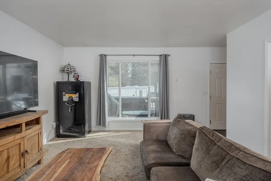 611 CONSTITUTION DRIVE, Fairbanks, AK 99709 - #2