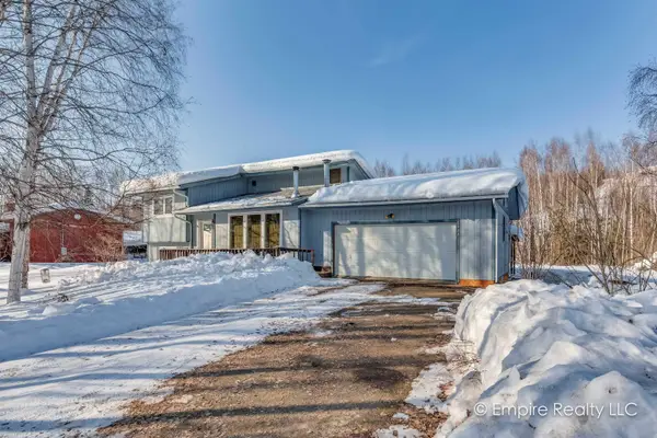 1422 STILL VALLEY ROAD, North Pole, AK 99705