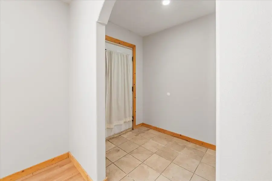 855 HIGHLANDER DRIVE, Fairbanks, AK 99709 - #3