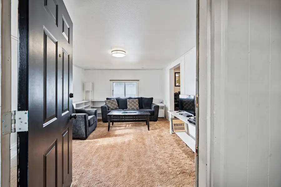 526 BARANOF AVENUE, Fairbanks, AK 99701 - #2