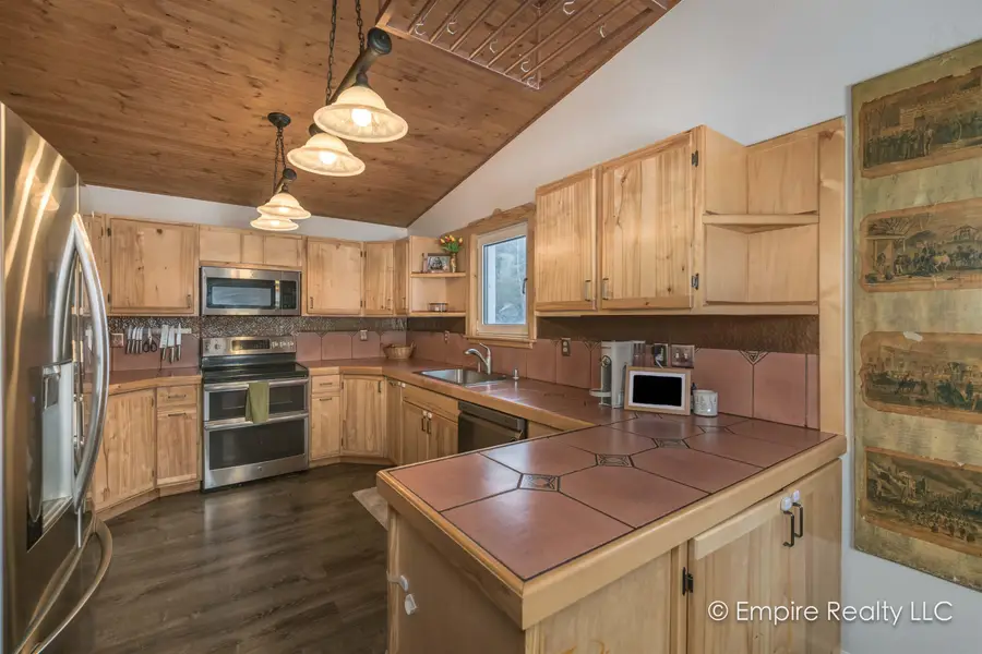 2167 MAVENCAMP CIRCLE, North Pole, AK 99705 - #2
