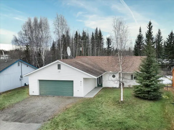 911 SHELLINGER STREET, North Pole, AK 99705