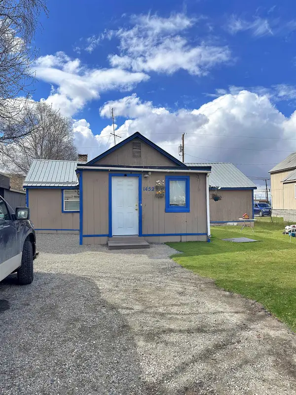 1452 LACEY STREET, Fairbanks, AK 99701