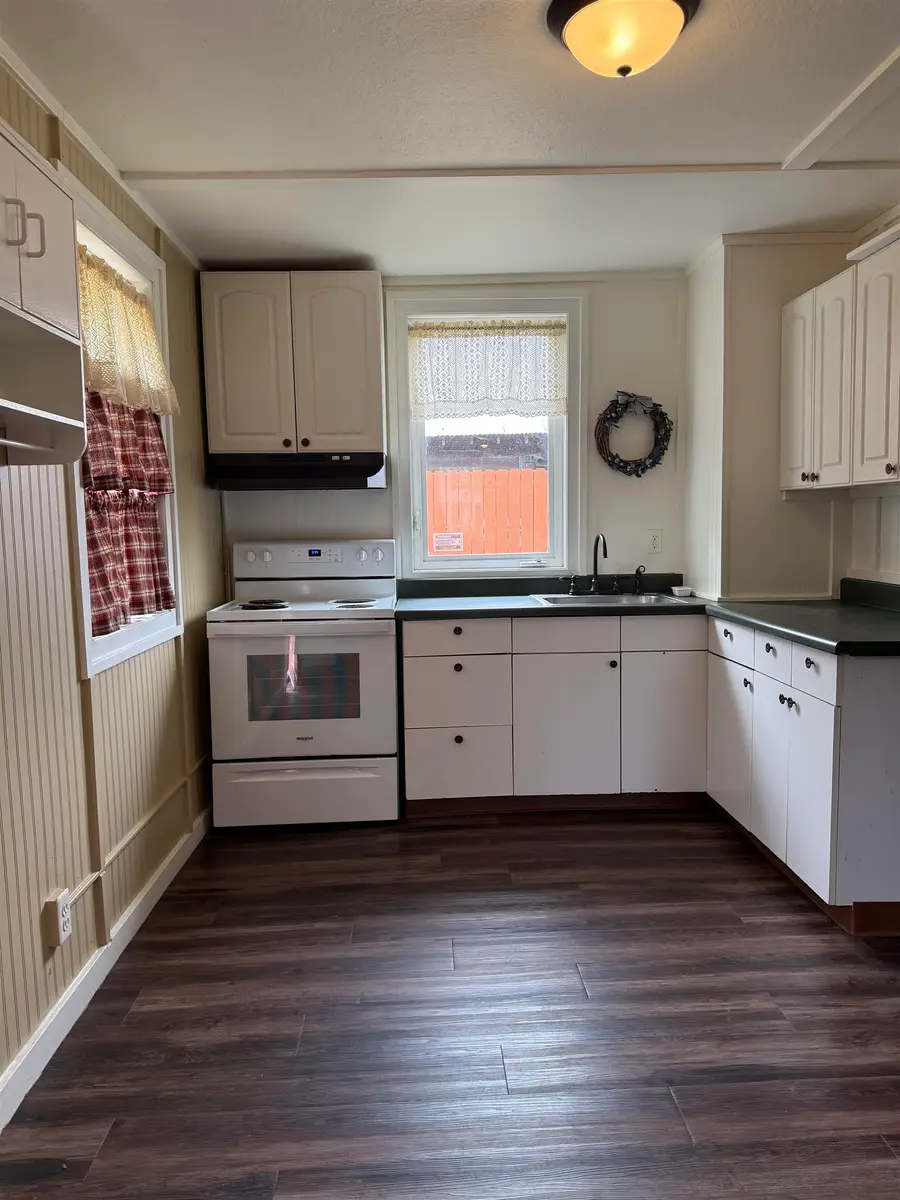 155 8TH AVENUE, Fairbanks, AK 99701 - #2