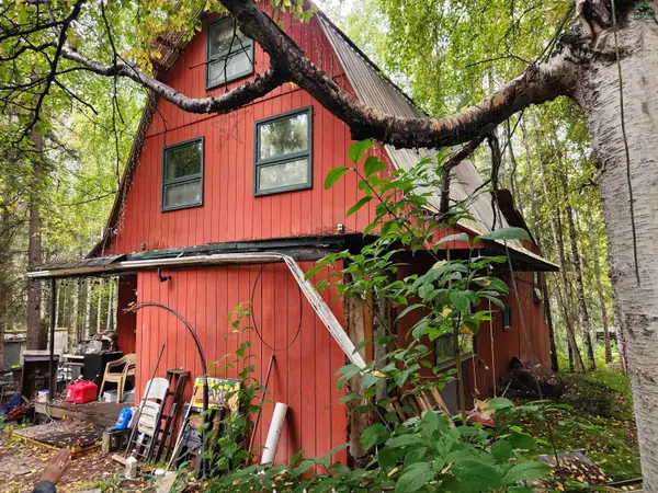 1051 EASTWOOD LANE, Fairbanks, AK 99712