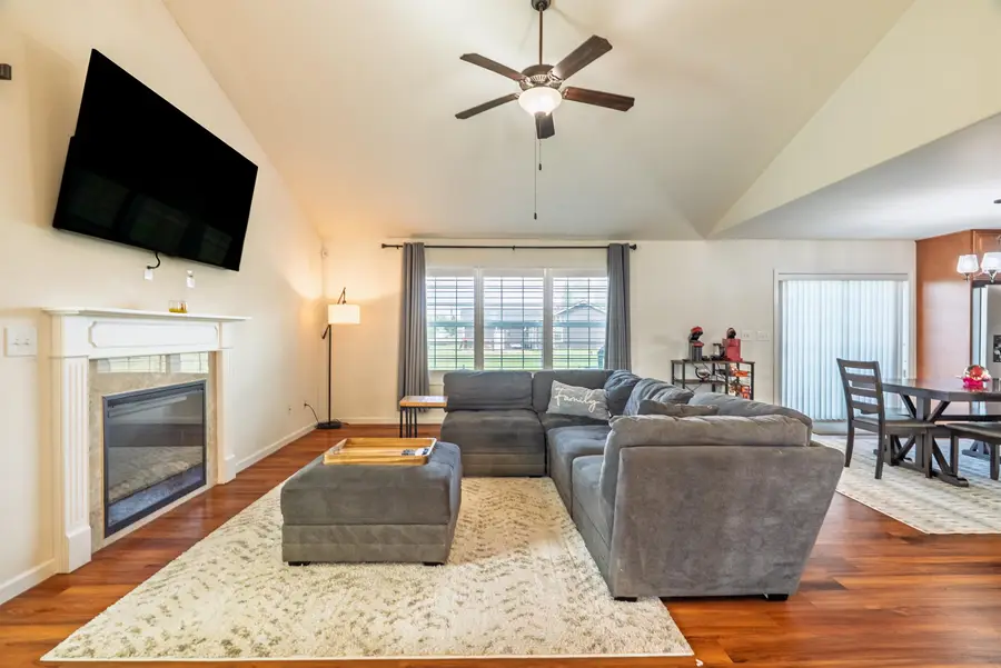 605 W FOURTH AVENUE, North Pole, AK 99705 - #3