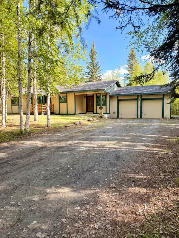 2621 KALISPELL LOOP, North Pole, AK 99705