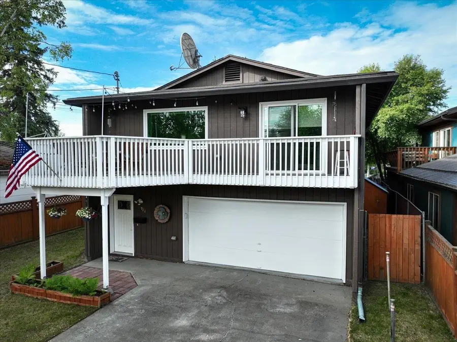 911 8TH AVENUE, Fairbanks, AK 99701 - #2