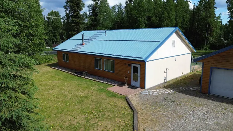 1070 CLOVERLEAF DRIVE, North Pole, AK 99705 - #2